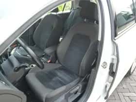 Volkswagen Golf (2013) thumbnail 13