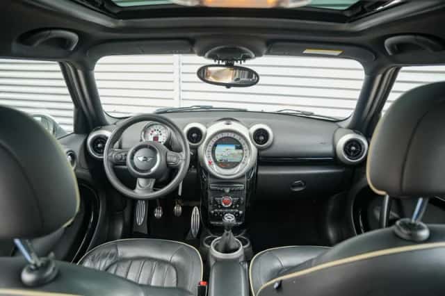 MINI Countryman (2011) thumbnail 2