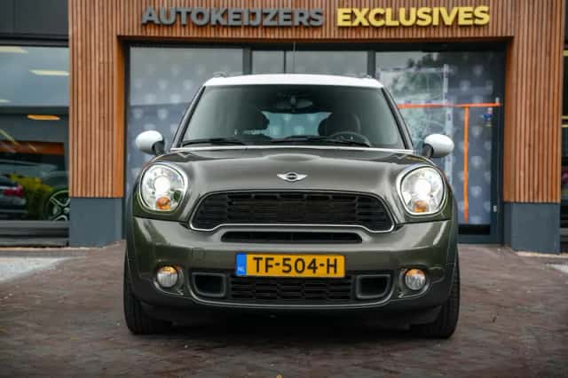 MINI Countryman (2011) thumbnail 3