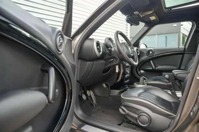 MINI Countryman (2011) thumbnail 6