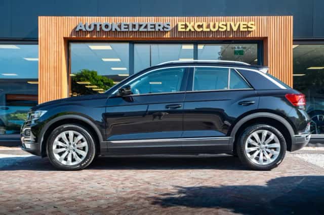 Volkswagen T-Roc (2018) thumbnail 4