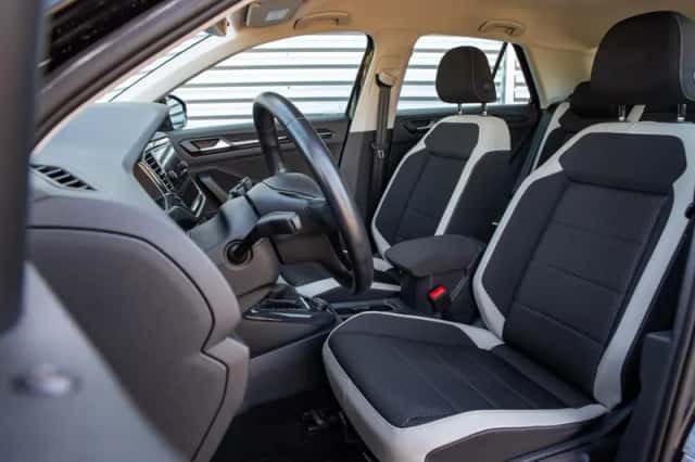 Volkswagen T-Roc (2018) thumbnail 6