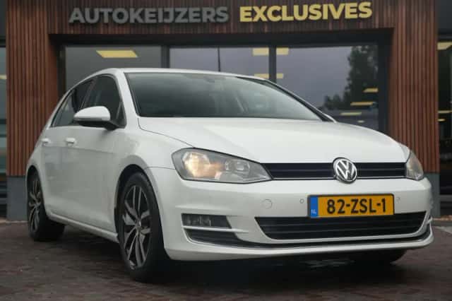 Volkswagen Golf (2013) thumbnail 1