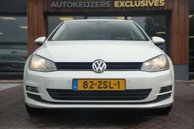 Volkswagen Golf (2013) thumbnail 2