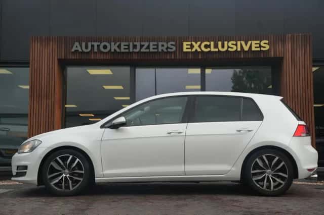 Volkswagen Golf (2013) thumbnail 4