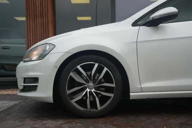 Volkswagen Golf (2013) thumbnail 5