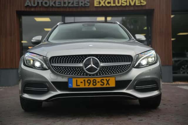 Mercedes-Benz C-Klasse (2015) thumbnail 3