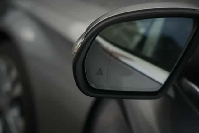 Mercedes-Benz C-Klasse (2015) thumbnail 5