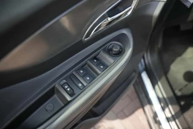 Opel Mokka (2013) thumbnail 6