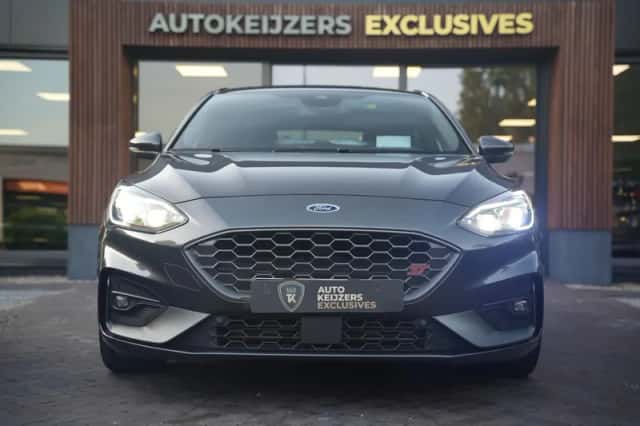 Ford Focus (2020) thumbnail 3