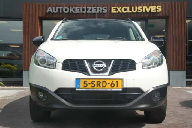 Nissan Qashqai (2013) thumbnail 3