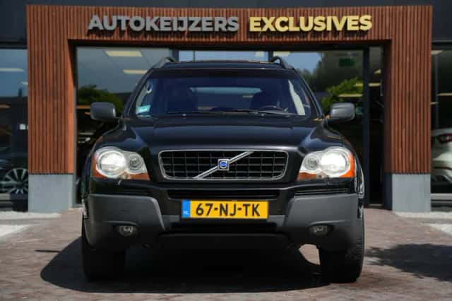 Volvo XC90 (2003) thumbnail 3