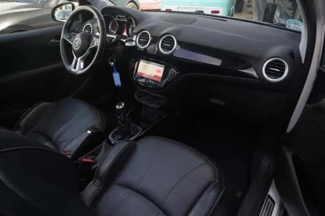 Opel Adam (2015) thumbnail 2