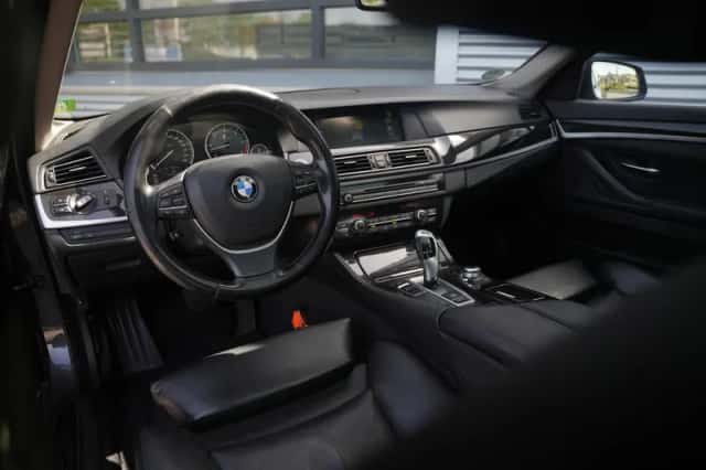 BMW 5-Serie (2012) thumbnail 2