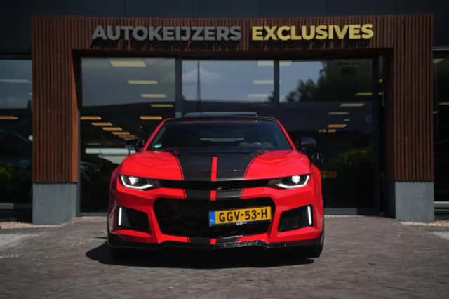 Chevrolet Camaro (2016) thumbnail 2