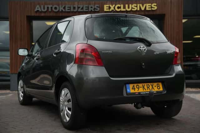 Toyota Yaris (2009) thumbnail 6