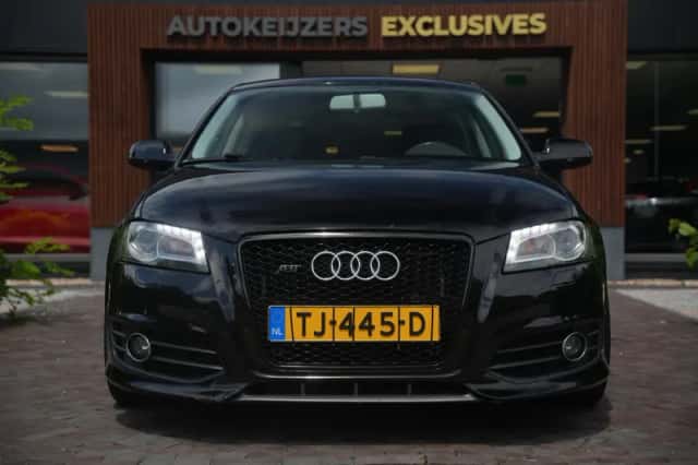 Audi A3 (2010) thumbnail 3