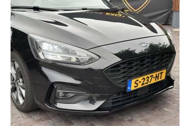 Ford Focus (2018) thumbnail 3