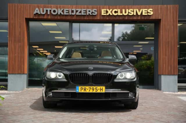 BMW 7-Serie (2009) thumbnail 3
