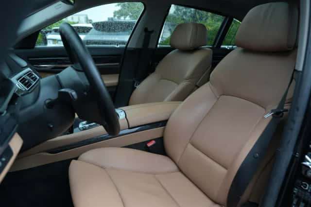 BMW 7-Serie (2009) thumbnail 4