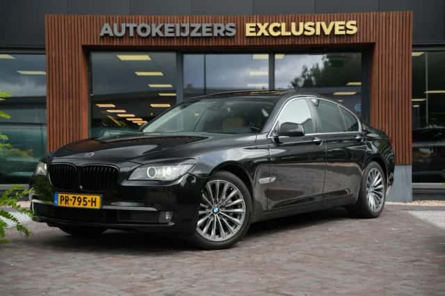 BMW 7-Serie (2009) thumbnail 5