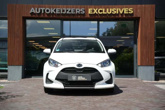 Mazda 2 Hybrid (2023) thumbnail 3