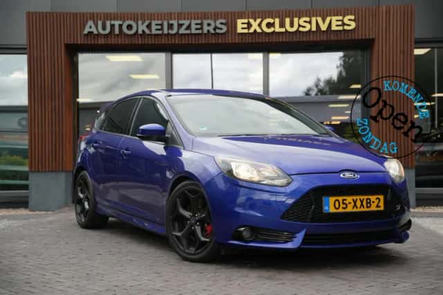 Ford Focus (2012) thumbnail 1