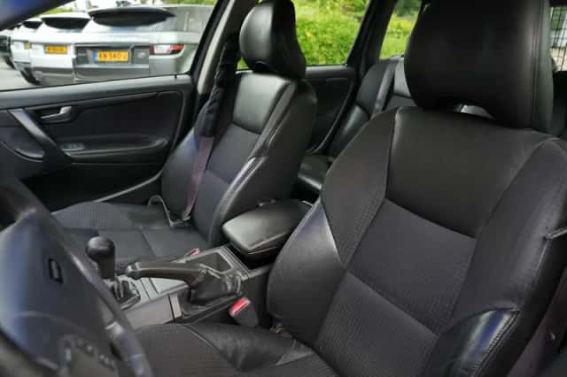 Volvo V70 (2001) thumbnail 2