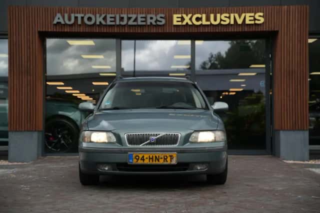 Volvo V70 (2001) thumbnail 3