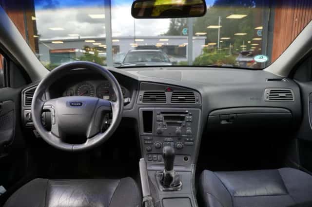 Volvo V70 (2001) thumbnail 4