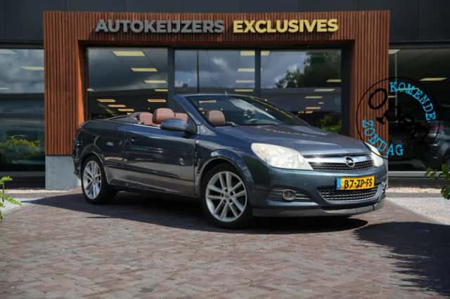 Opel Astra (2008) thumbnail 1