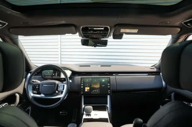 Land Rover Range Rover (2025) thumbnail 4