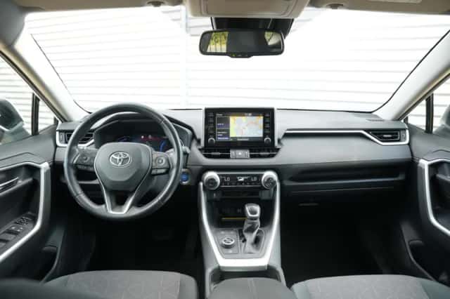 Toyota RAV4 (2019) thumbnail 2