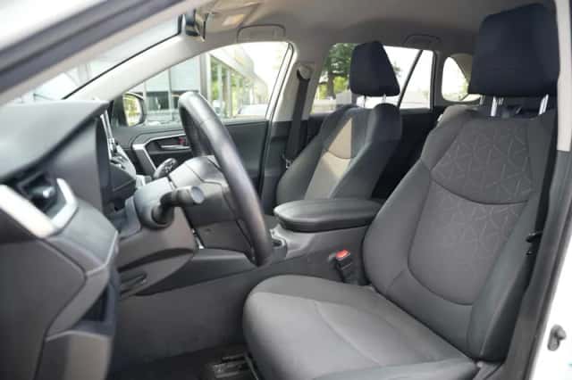 Toyota RAV4 (2019) thumbnail 4