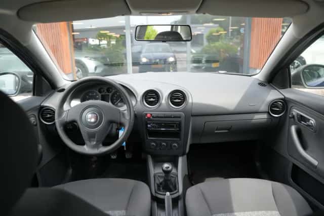 SEAT Ibiza (2007) thumbnail 2
