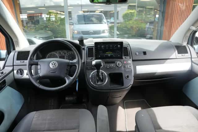 Volkswagen Transporter (2007) thumbnail 2