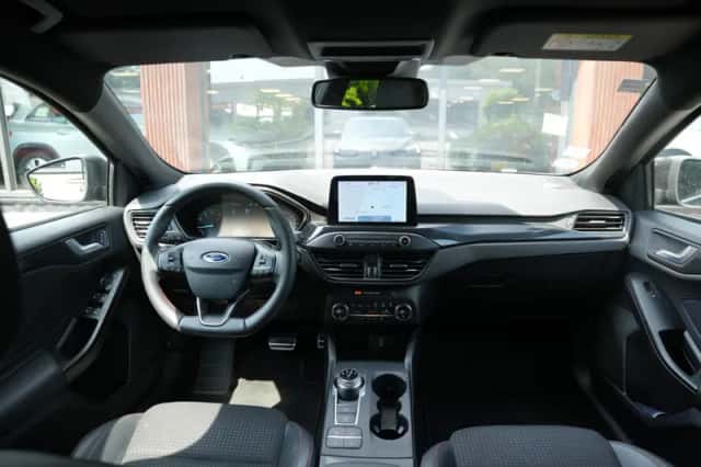 Ford Focus (2019) thumbnail 2