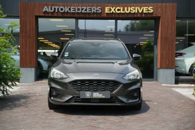 Ford Focus (2019) thumbnail 3