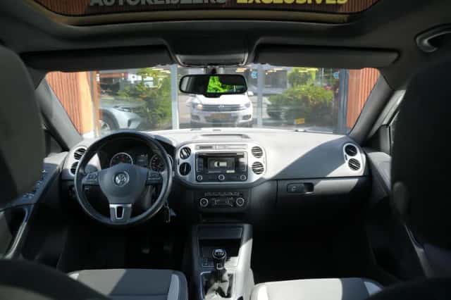 Volkswagen Tiguan (2013) thumbnail 2