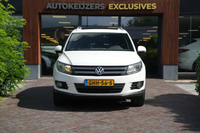 Volkswagen Tiguan (2013) thumbnail 3