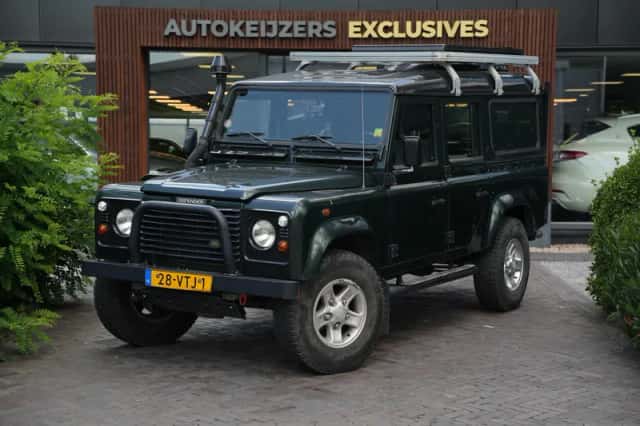 Land Rover Defender (2004) thumbnail 3