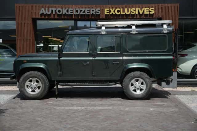 Land Rover Defender (2004) thumbnail 4