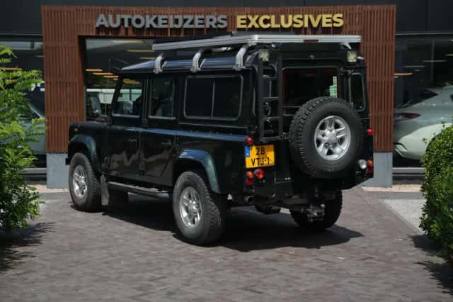 Land Rover Defender (2004) thumbnail 5