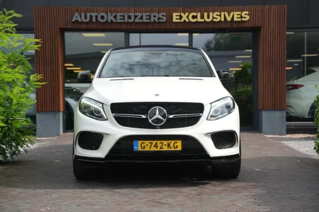 Mercedes-Benz GLE (2015) thumbnail 3