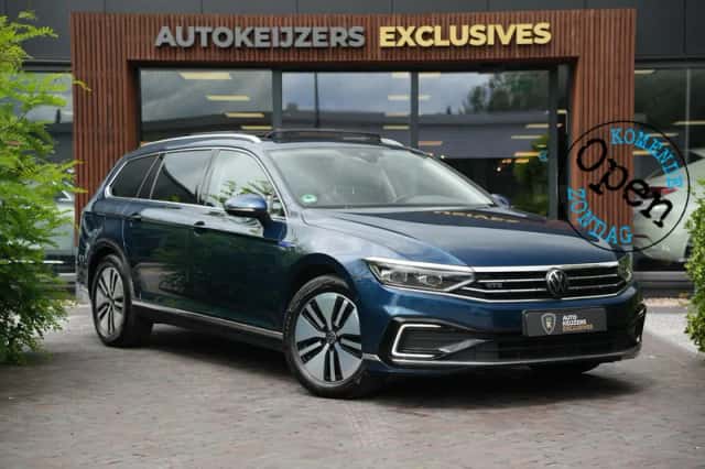 Volkswagen Passat (2021) thumbnail 1