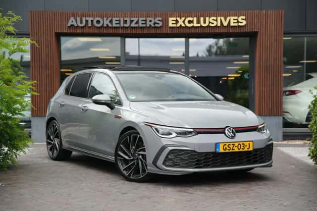 Volkswagen Golf (2024) thumbnail 1