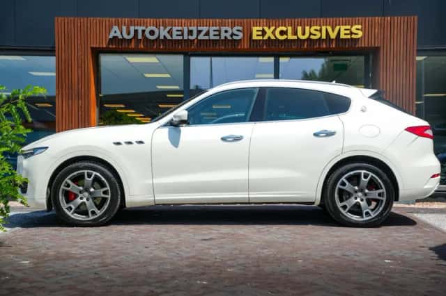 Maserati Levante (2017) thumbnail 5