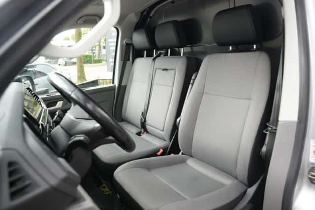 Volkswagen Transporter (2022) thumbnail 4