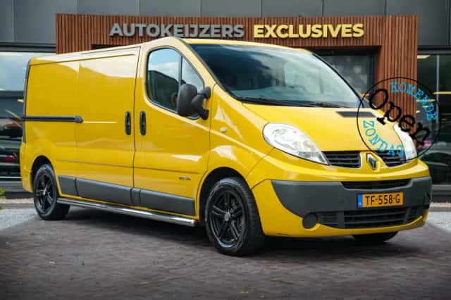 Renault Trafic (2011) thumbnail 1