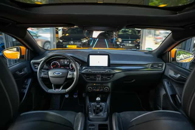 Ford Focus (2020) thumbnail 2